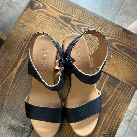 Bueno Navy and Tan Leather Wedge Sandals - Picture 3 of 6